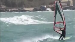 Joven cubano se juega la vida en intento de llegar a Estados Unidos