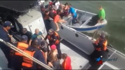Marina colombiana rescata a cubanos a la deriva