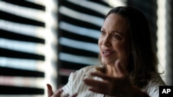 María Corina Machado habla durante una entrevista con The Associated Press en Ciudad de Panamá. (AP)