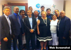 Miembros de la delegación cubana reunidos con Tom Malinowski. Foto Cubanet.
