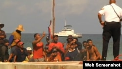Cubanos arriban a las Islas Caimán. Archivo.