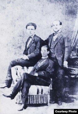 José Martí y los hermanos Valdés Domínguez en Madrid en 1872