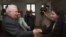 Lech Walesa recibe a Yoani Sánchez