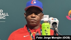 Germán Mesa en rueda de prensa en ele stadio Hiram Bithorn
