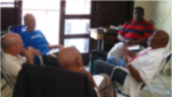 Detienen a activistas por asistir a reunión opositora