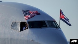 FOTO ARCHIVO. Un avión de American Airlines a su arribo al Aeropuerto Internacional José Martí de La Habana. (Yamil Lage/AFP)
