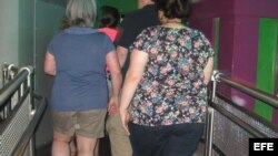 Fotografía de archivo de personas obesas.