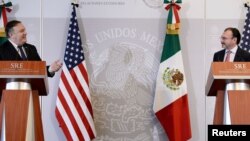 El Secretario de Estado Mike Pompeo en conferencia de prensa junto al canciller mexicano Luis Videgaray.