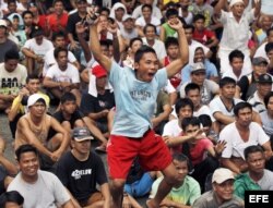 Público celebra triunfo de Pacquiao