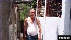 Roberto Jesús Quiñones Haces, en su vivienda de Guantánamo. (Captura de video/ADN Cuba)