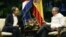 Raúl Castro (d) y el ex mandatario de España José Luis Rodríguez Zapatero, este miércoles 25 de febrero, en La Habana.
