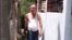 Roberto Jesús Quiñones Haces, en su vivienda de Guantánamo. (Captura de video/ADN Cuba)