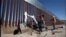 Presidente Trump ordena construcción de muro en frontera con México