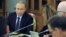 El presidente ruso, Vladímir Putin, durante la entrevista con los presidentes de las doce mayores agencias de noticias mundiales.
