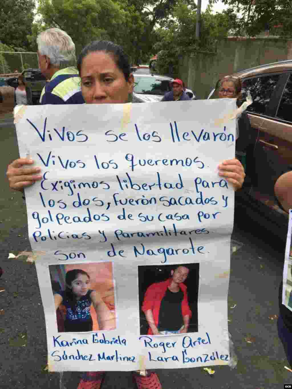 Nicaragüenses reclaman al gobierno de Daniel Ortega por familiares presos tras protestas. (Foto: Rodolfo Hernández)