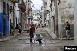 La escasez de combustible obstaculiza el bombeo y la distribución de agua en La Habana.