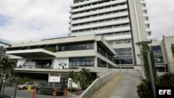 Vista de la fachada del Centro Médico Docente La Trinidad, en Caracas (Venezuela).