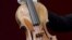 Un violín Stradivarius de 1707. Foto de archivo