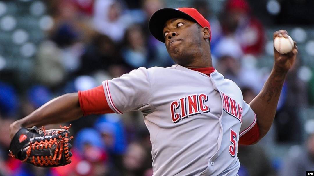 El lanzador de los Rojos, Aroldis Chapman. 