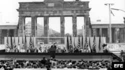 Berlineses gritaban: "Sr. Gorbachov, destruya este muro!" en el discurso del presidente Ronald Regan