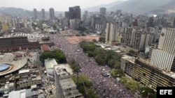 Concentración en la Avenida Bolívar de Caracas. Foto Archivo