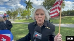 Sylvia Iriondo en la manifestación en el Tropical Park de Miami.