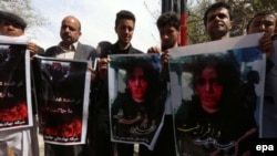 En Kabul piden justicia por linchamiento de Farjunda.