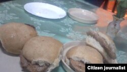 Reporta Cuba Venta de hamburguesas en Bayamo Foto Julia Rosa Piña