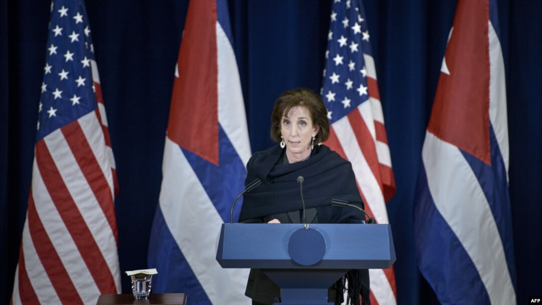 Roberta Jacobson durante una conferencia de prensa en el Departamento de Estado el 27 de febrero de 2015.
