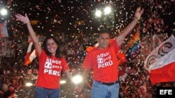Foto de Archivo - Ollanta Humala (dcha.) y su esposa Nadine Heredia (izda.). 