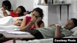 Miles de cubanos infectados de dengue o cólera requieren hospitalización.