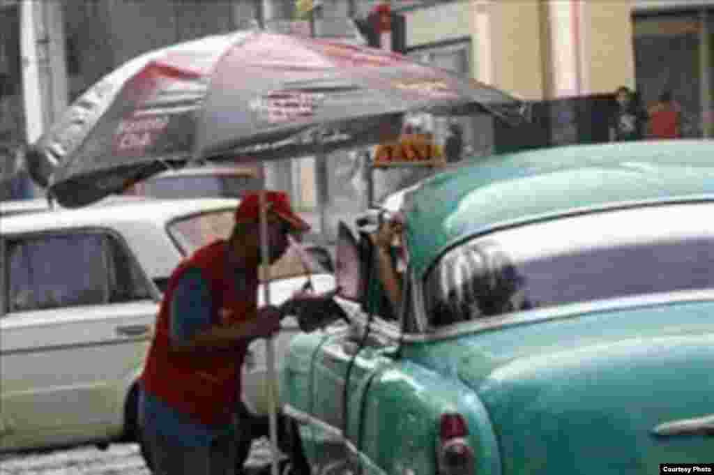 En La Habana se registraron 23 mm de lluvia, la cual anegó zonas bajas.