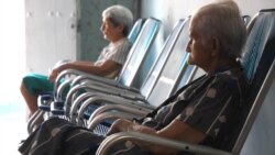 Cubanos reaccionan al mínimo incremento a las jubilaciones