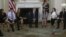 El presidente Trump escucha demandas de jóvenes y padres afectados por matanzas