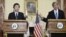 El secretario de estado de EE.UU., John Kerry (d), y el ministro de Exteriores y Comercio de la República de Corea, Yun Byung-Se (i), 2 de abril de 2013.