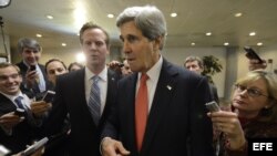 John Kerry responde a la prensa 