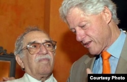 En una ocasión García Márquez fue portador de una carta de Castro para el presidente de EEUU, Bill Clinton