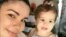 Yaima Caballero junto a su hija Paloma. (Instagram/yaima_cab)