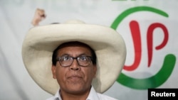 Roberto Sánchez, candidato presidencial del partido Juntos por el Perú, en espera de los resultados de las elecciones generales de Perú. REUTERS/Angela Ponce