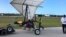 El planeador motorizado en el que cruzaron el Estrecho de la Florida. 