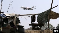 Son ya 26 los países que buscan al avión desde Indonesia a Kazajistán