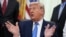 El presidente Donald Trump habla con los medios de prensa en la Casa Blanca, el 10 de junio de 2026. (Ken Cedeno/AFP))