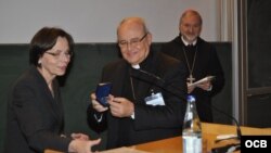 Entrega de medalla al Cardenal Ortega y Alamino