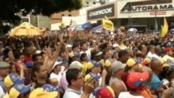 Venezolanos se alistan para plebiscito en la calle y Gobierno protesta por asedio