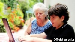 Ciudadanos de Estonia haciendo uso del Internet