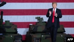 FOTO ARCHIVO. Trump en un acto en Lima Army Tank Plant en Ohio. SAUL LOEB / AFP