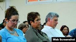 Vicepresidente Miguel Díaz Canel y funcionarios locales