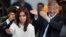 Primero Néstor Kirchner y ahora su viuda, Cristina Fernández, han estado al frente del gobierno argentino desde 2003.