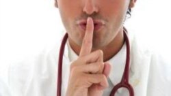Médicos se arriesgan a ejercer como privados