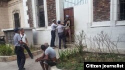 Reporta Cuba. Habana, arrestos a jóvenes. Foto: Vladimir Turró.